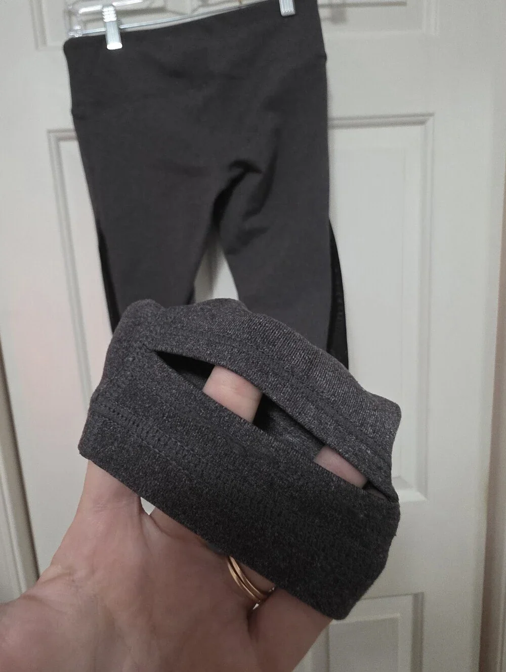 ALO Yoga Coast Stirrup Womens Leggings Size XS Black/gray